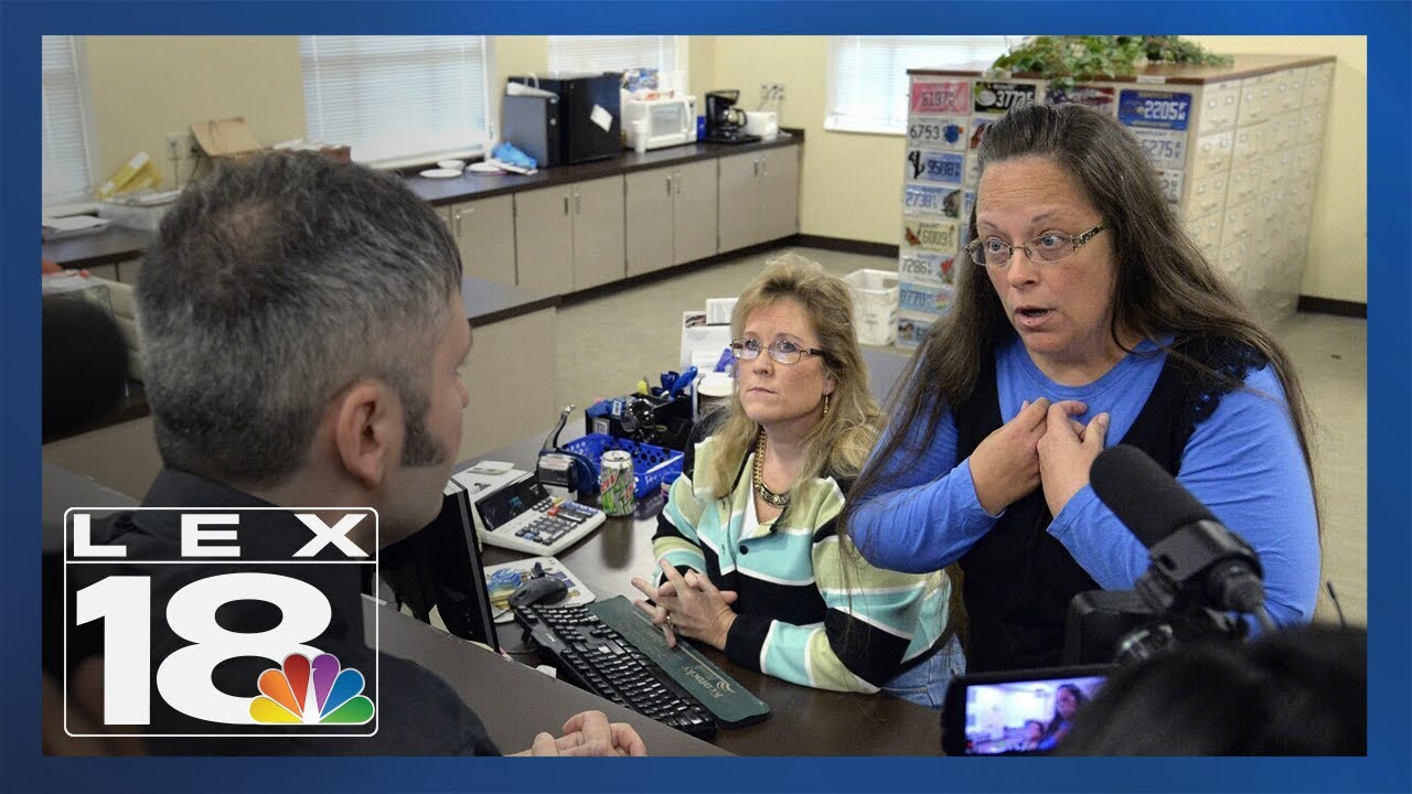 Jury awards $100K to gay couple in Kim Davis trial for violation of their constitutional rights