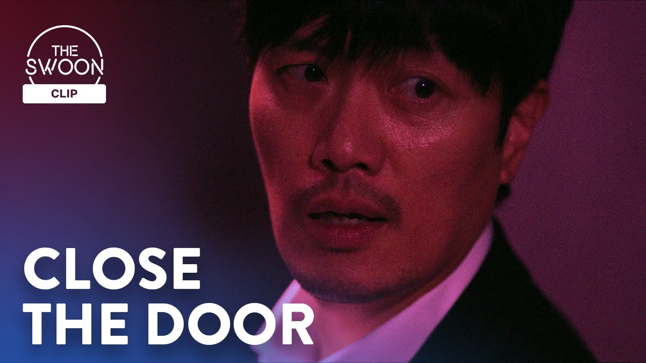Park Hee-soon takes on thugs and saves Jung Woo&rsquo;s daughter | A Model Family Ep 5 [ENG SUB]