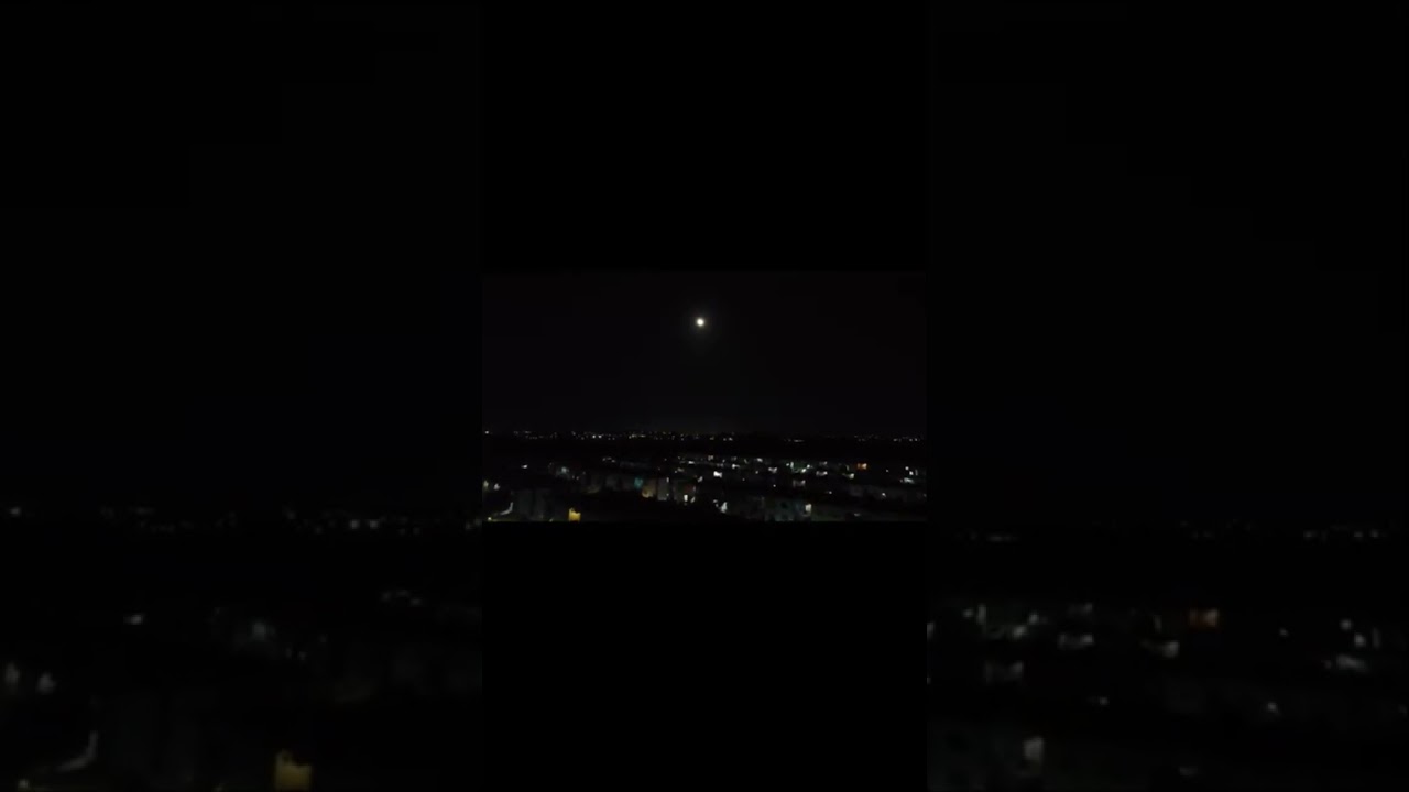 As&iacute; se ven las noches en #veracruz desde un #drone con la #luna de fondo.