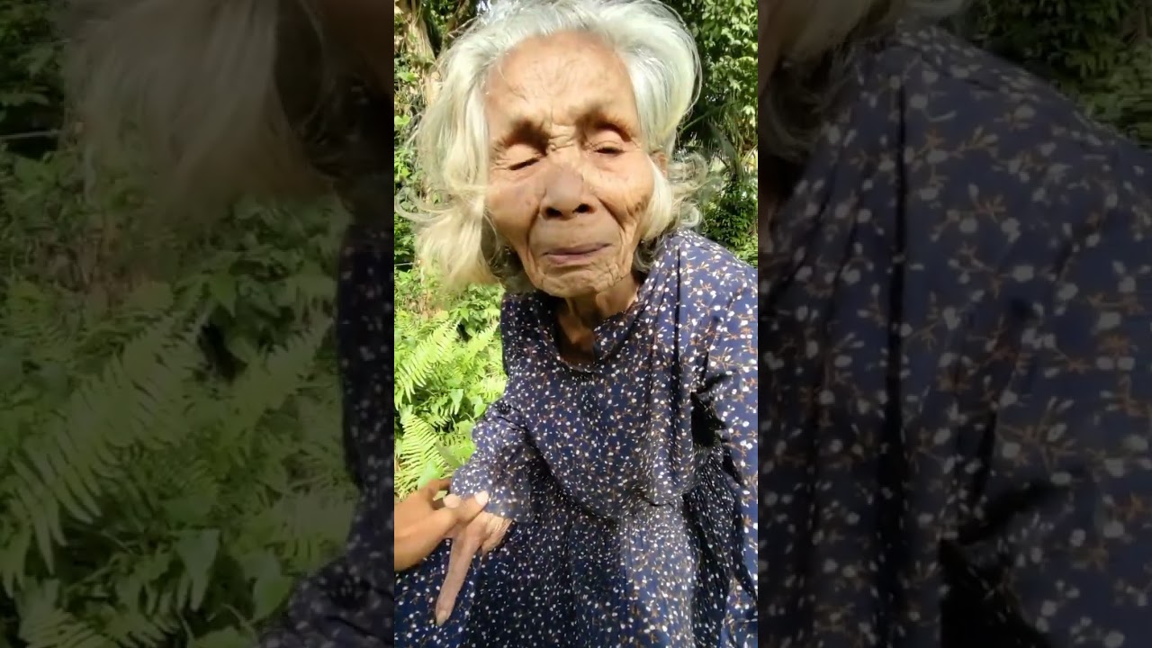 Nag tulo akung luha sa setwasyon ni nanay😭 nag baktas nalang halos.2 kilometro para mangayo og bugas