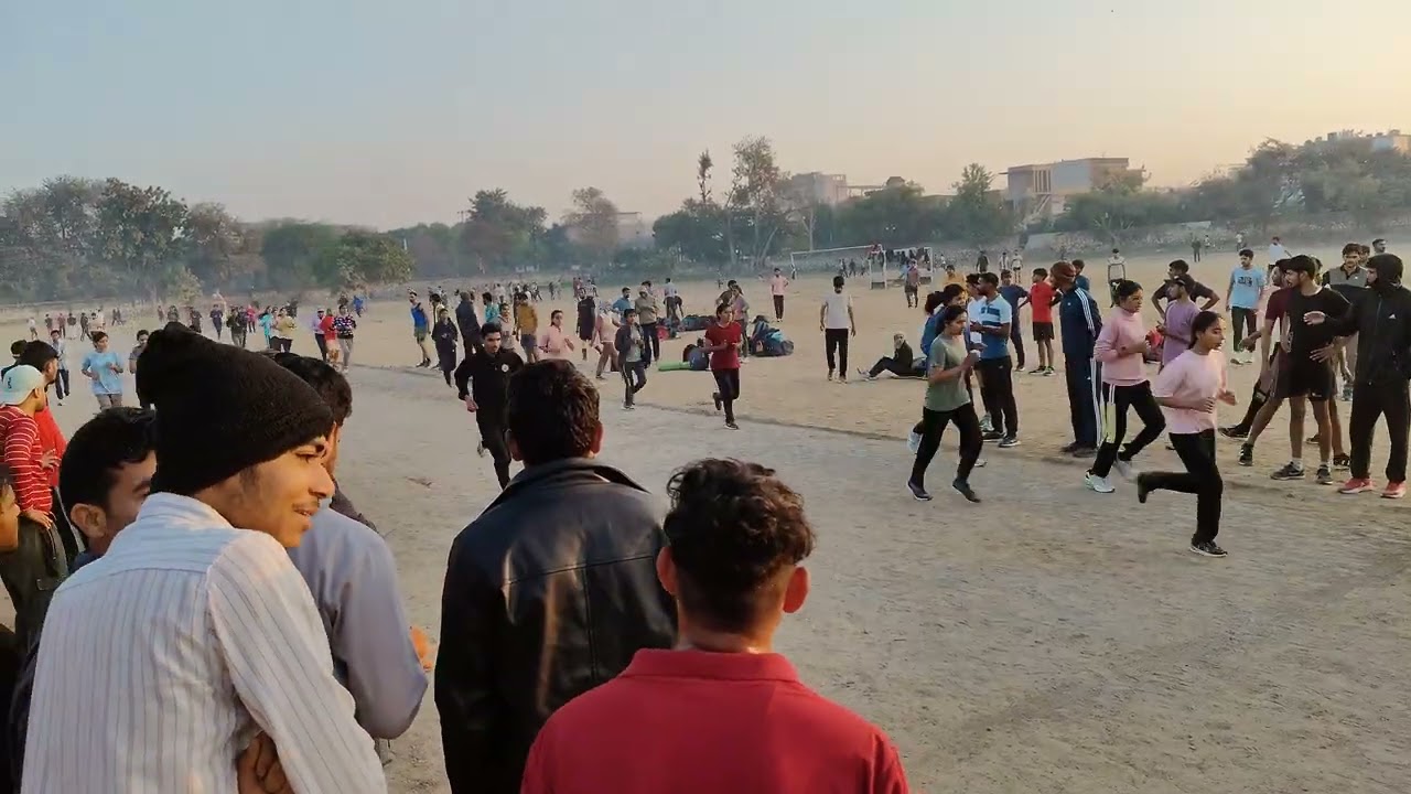 Delhi police girl' time tiyal 1200m #delhi #viral 
