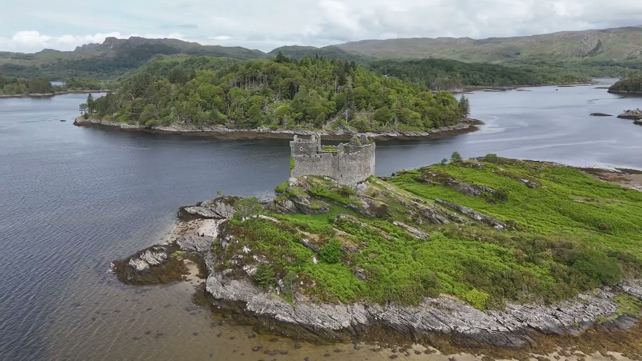 Tobermory Isle of Mull and Castles - Scotland