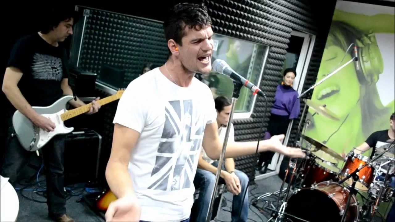 Vama - Dumnezeu nu apare la stiri (Live la Morning ZU)
