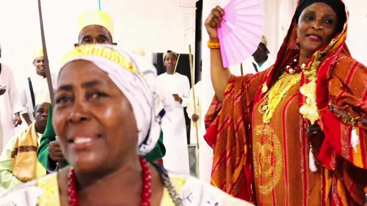Tari de Éric (Big Boss) à Domoni-Adjou 
