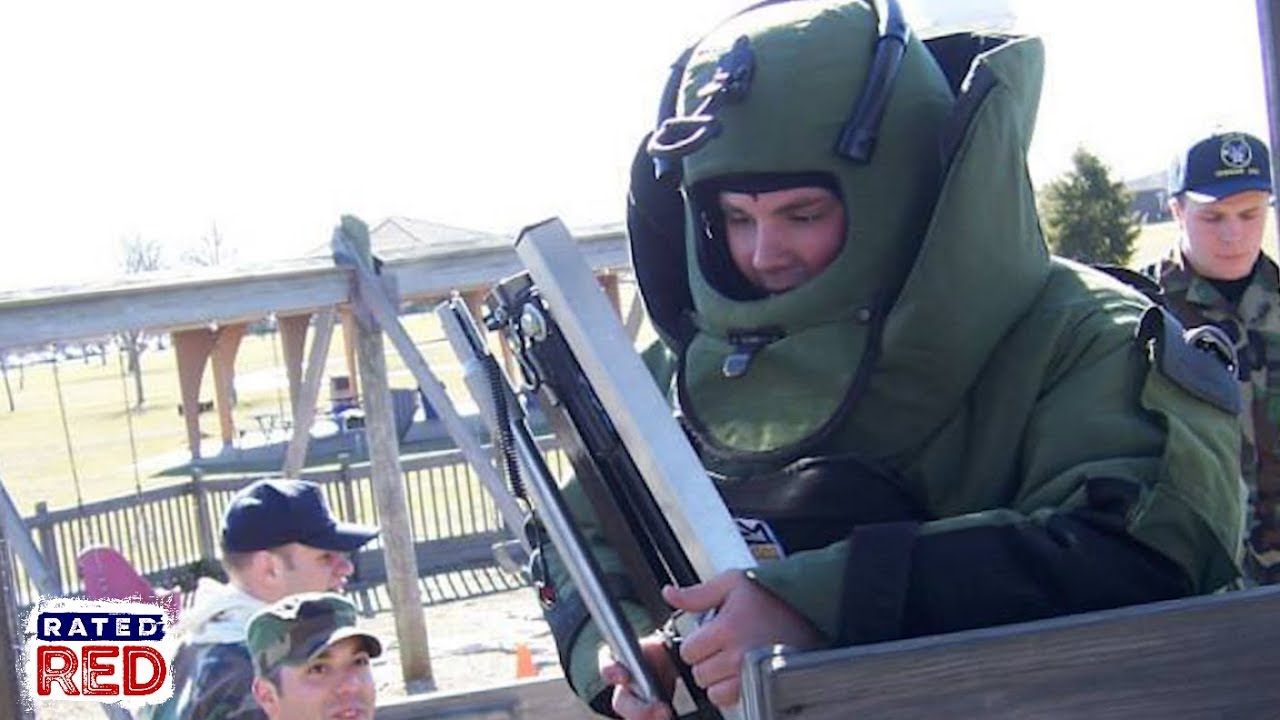 What It&rsquo;s Like Being a Full-Time Bomb Tech