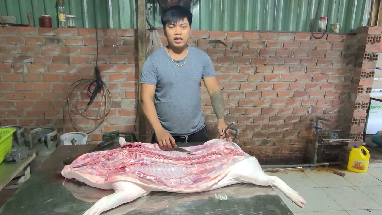 Cách Ra Xương Heo Quay Siêu To Đơn Giản Nhất