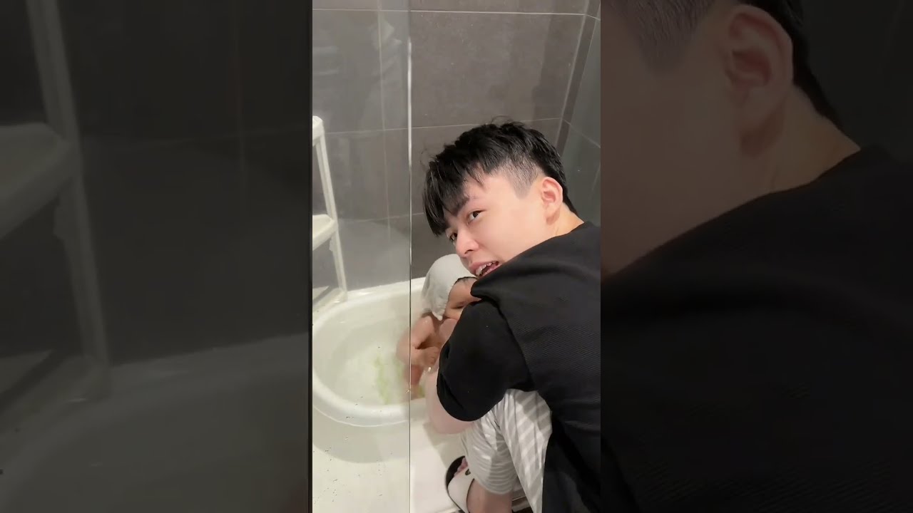 潘爸乐爷VLOG：已育男人带娃的普通日常夜晚！给幼崽乐爷洗澡越来越难了！