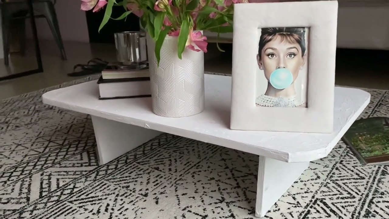 Como fazer uma mesa de centro gastando pouco e deixar sua sala linda