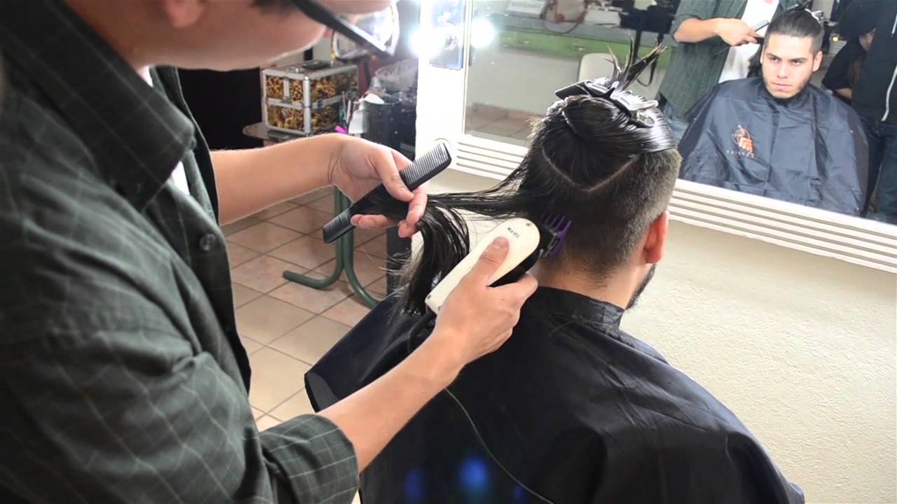 Disconnected Undercut - Bigote Rojo