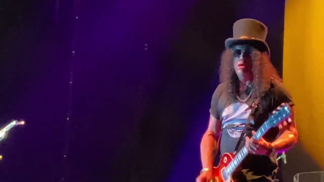 Slash - We Will Roam (Live @ Mexico City)