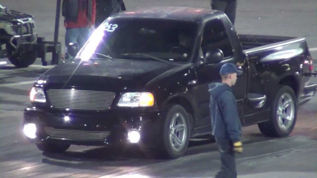 Ford F150 Lightning vs Corvette Drag Race