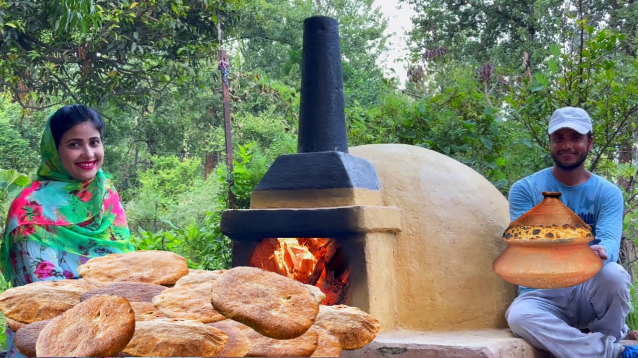 Cooking Namkeen Mutton Rosh in Clay Handi and Hearthen BREAD inside the Mud Oven I Outdoor Cooking I