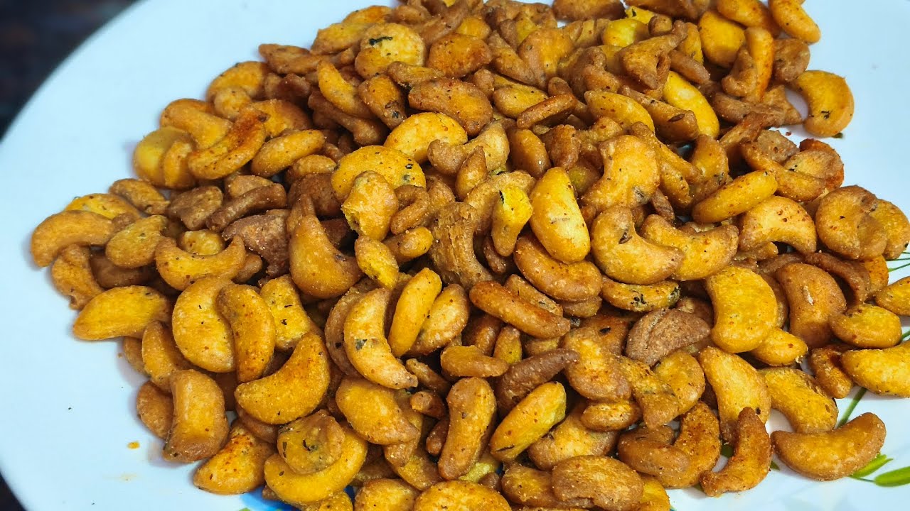 काजू नमक पारे एक बार मेरे तरिके से बनाकर  देखिये सारे तारिका भूल जायेंगे 💖 Suji Namak pare recipe 😋