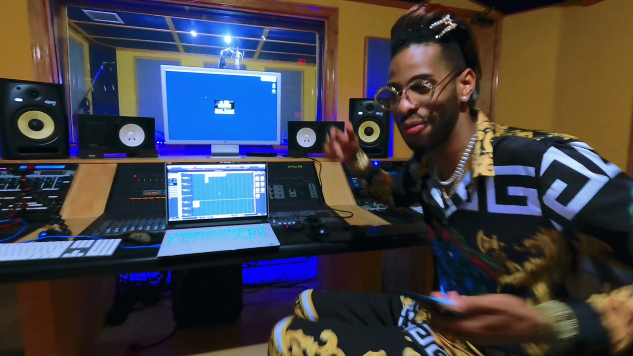 El Yonky y Dj Conds en el estudio 🇨🇺