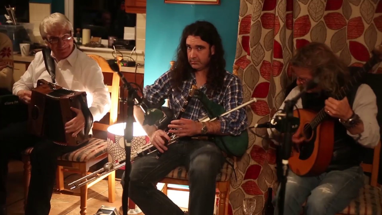 Oliver O'Connell and Blackie O'Connell with Cyril O'Donoghue