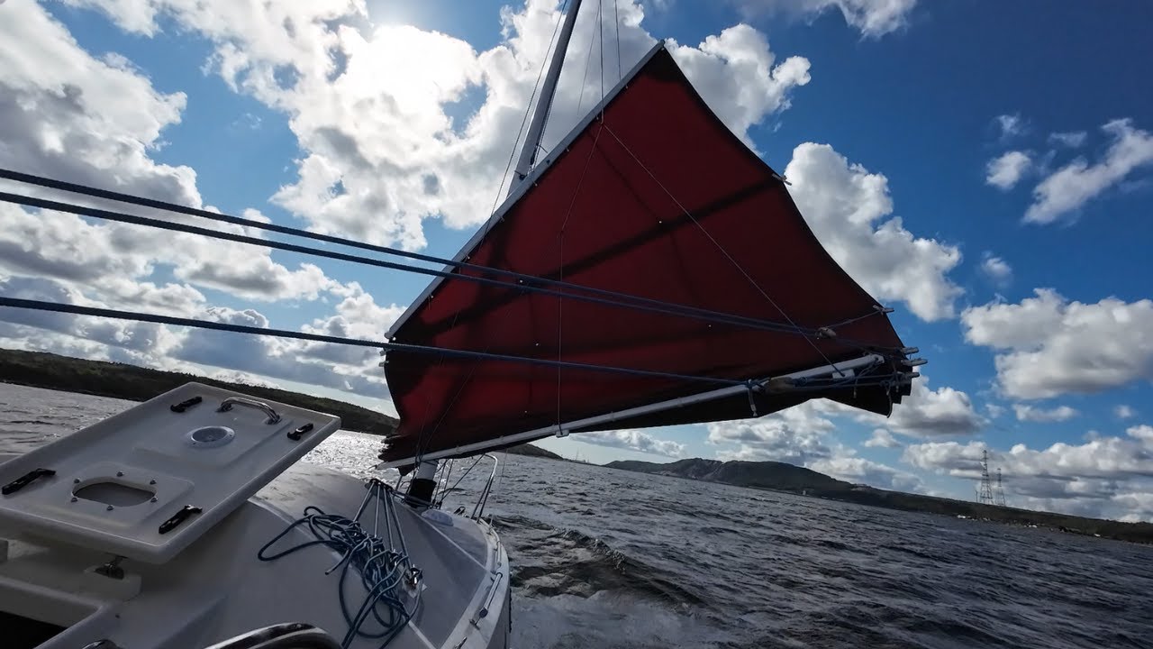 S2E97 Sailing Reefed in 20 Knots (In a 21' Pocket Cruiser)