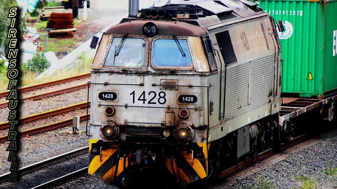 Qube Logistics MZ Class Hauling QL Intermodal + 2x Honks | Dulwich Hill, NSW | 7/07/2022