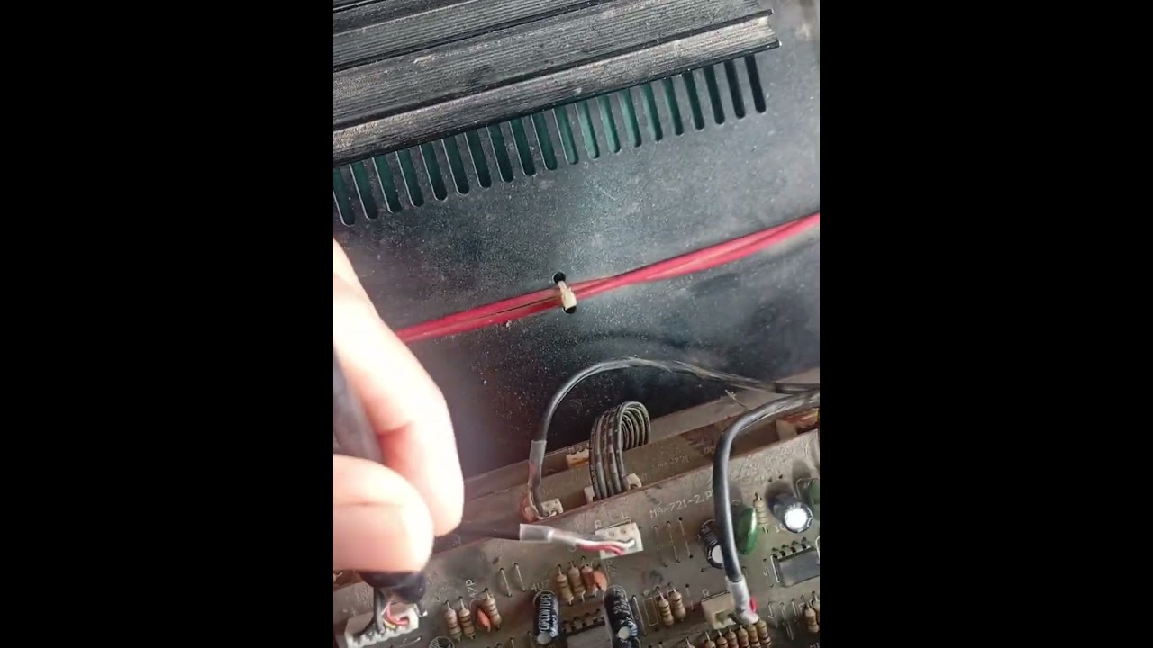 Amplificador activa el rele pero sin audio.  El ¿Porque?