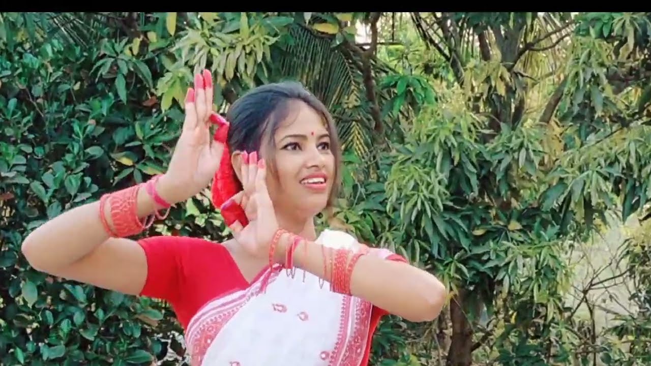 Ektuku Chhonwa Lage | Indrani Sen | Rabindra Sangeet