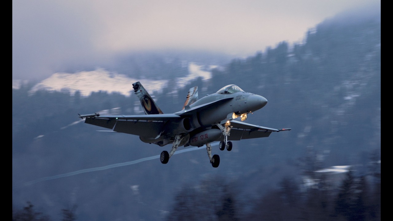 Эхо зимней долины | F/A-18 «Хорнет» ВВС Швейцарии — первая тренировка 2026 года