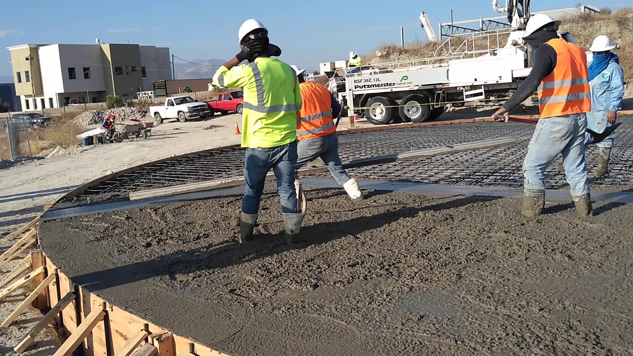 Extendido de concreto con regla vibratoria