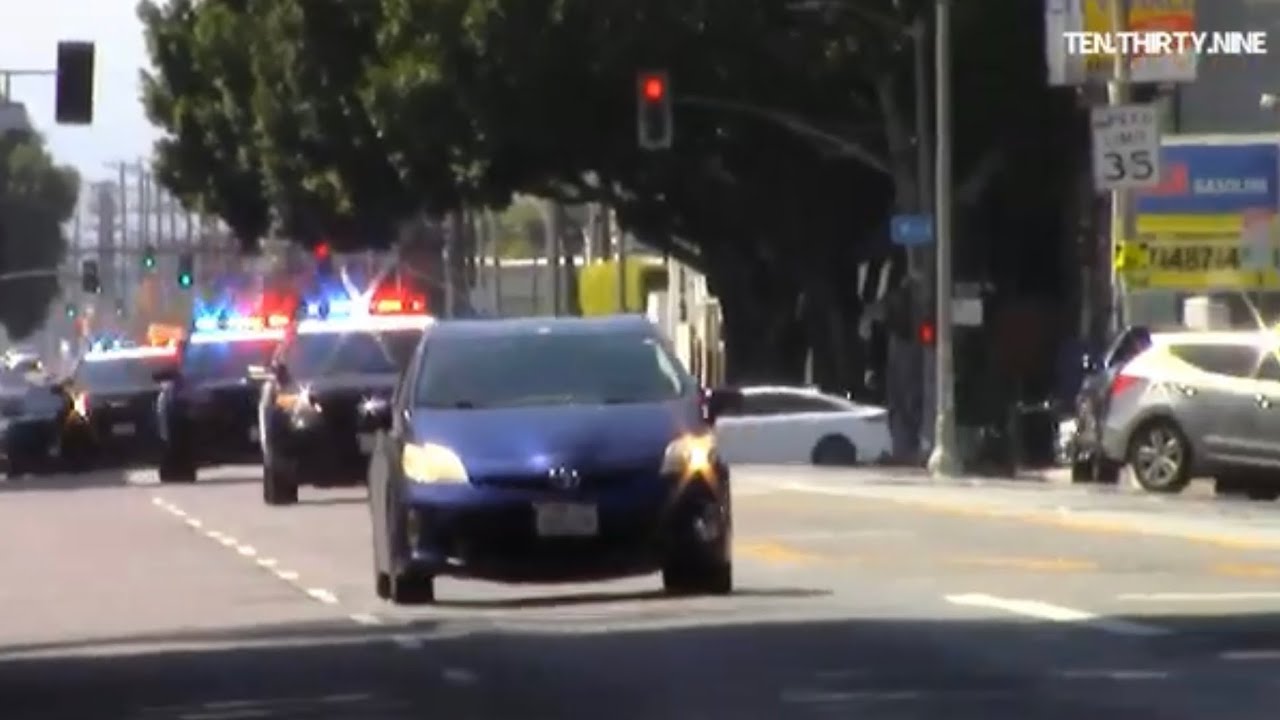 LAPD HOLLYWOOD UNITS RESPONDING CODE 3 *STOLEN VEHICLE PURSUIT*