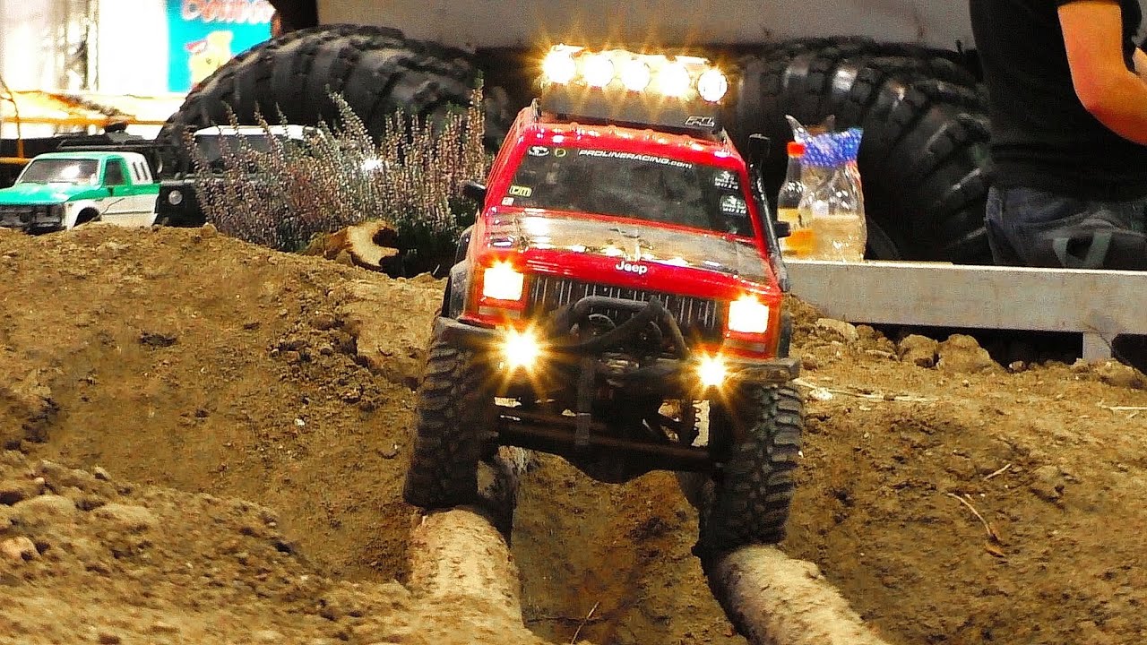 OFF-ROAD RC MODEL TRUCKS AND CRAWLER IN ACTION / FANTASTIC SCALE MODELS IN MOTION