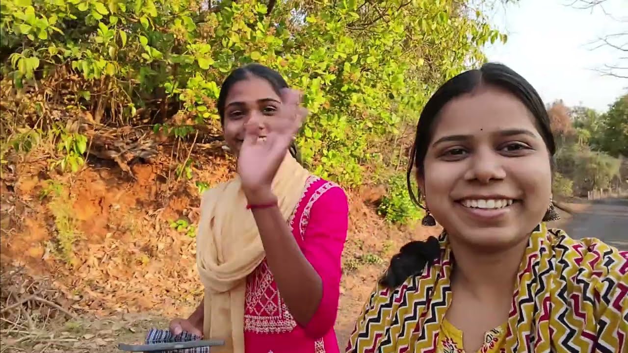 कोकणातल्या आमच्या ग्रामदेवतेच्या देवळात पारंपरिक तमाशा पाहायला गेले… 🎭@मी_श्रुती 