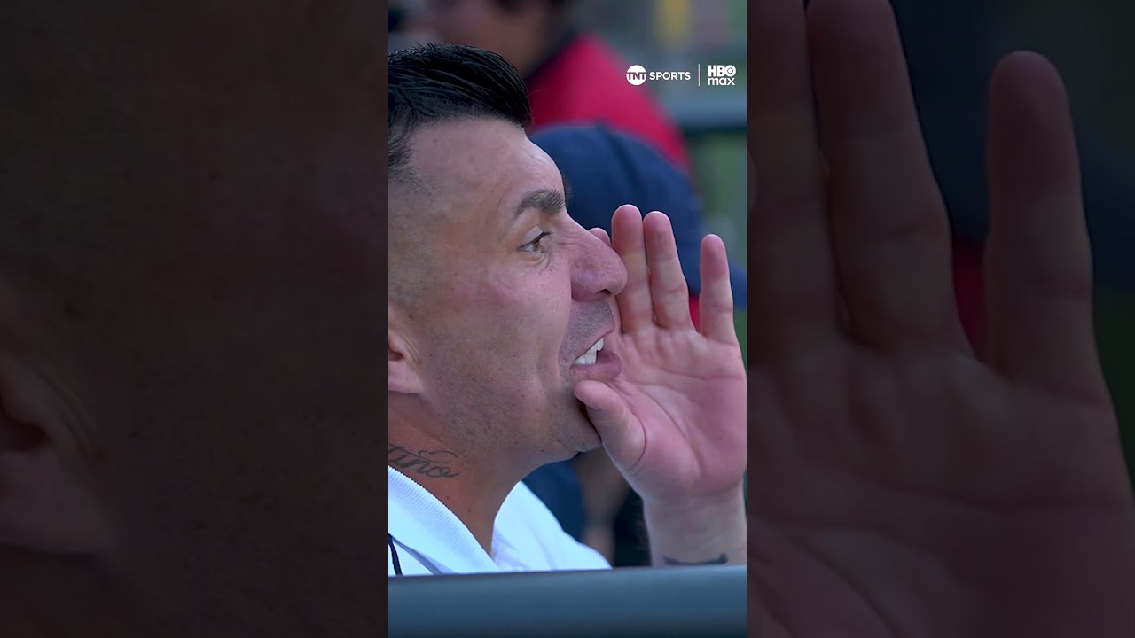 La pasi&oacute;n de Gary Medel en el cierre del Cl&aacute;sico Universitario 201 | TNT Sports