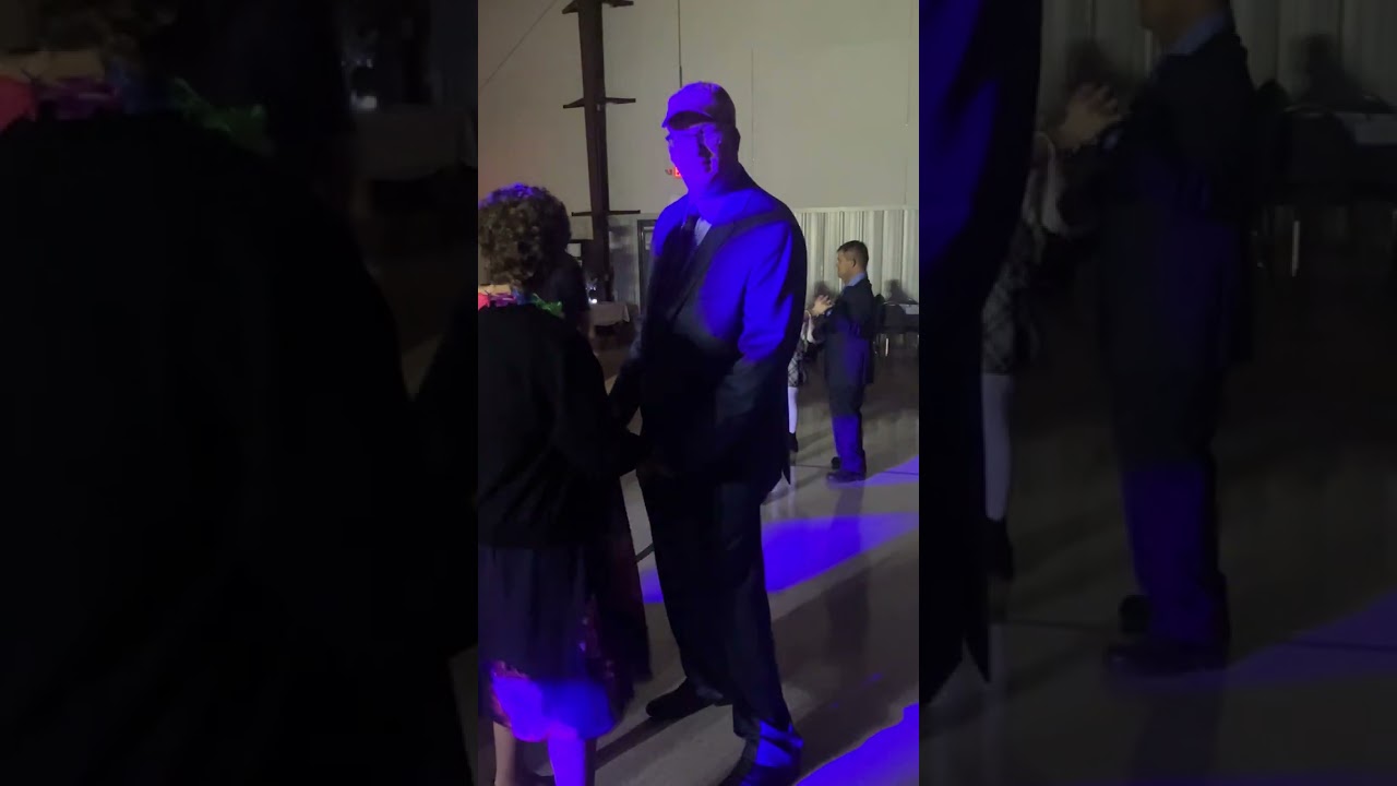 This is a very cute video of Sarah and her boyfriend Brian slow dancing to unchained melody 