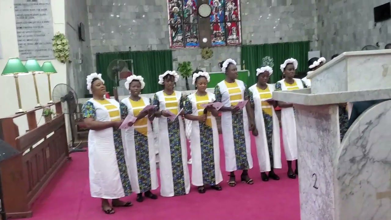 Tori mi at'ihinrere rendered by De Emeralds Choir at 40th birthday of Mrs Sussan Aboderin