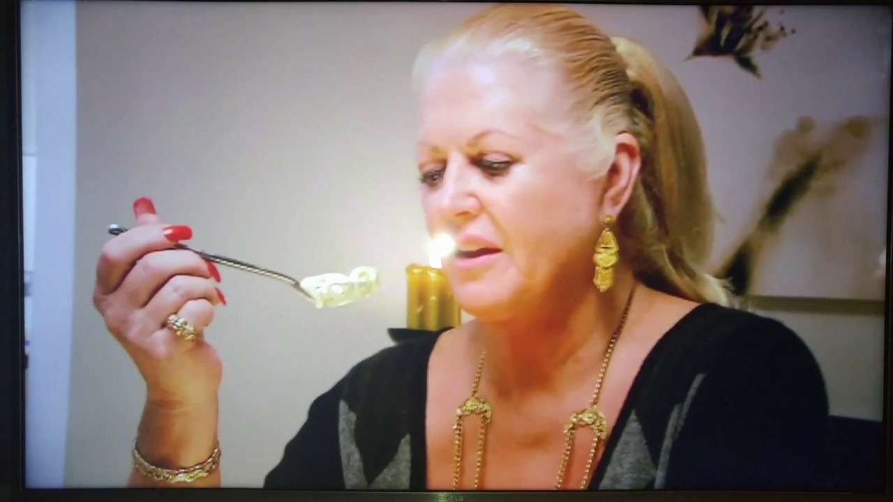 Kim Woodburn DRUNK!