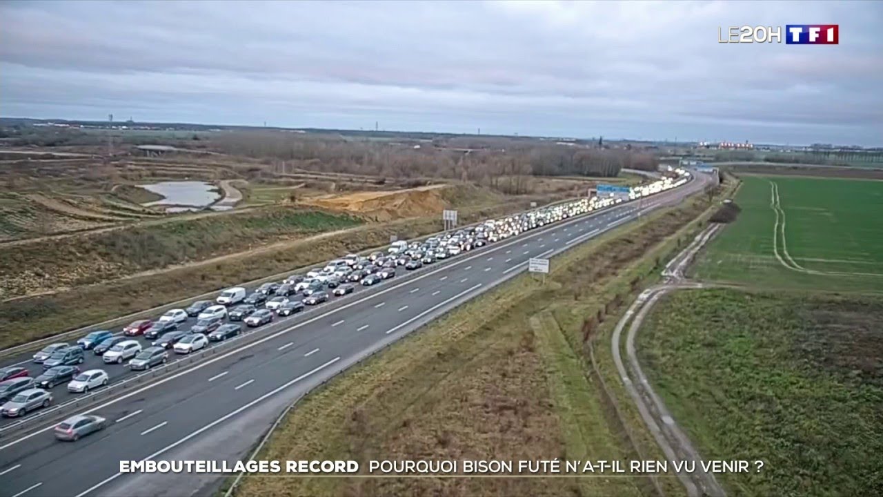 Embouteillages record sur les routes de France en cette veille de r&eacute;veillon de No&euml;l