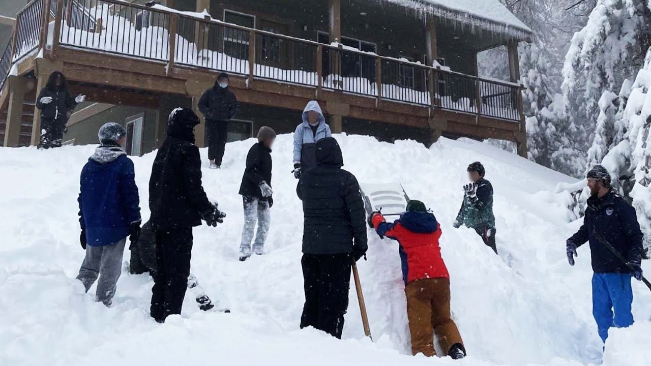 Blizzard Strands 500 Students at Science Camp