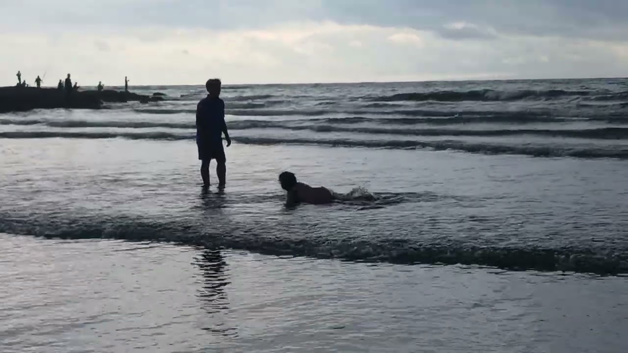 Vitamin Sea dulu belakang rumah kakek Aurel