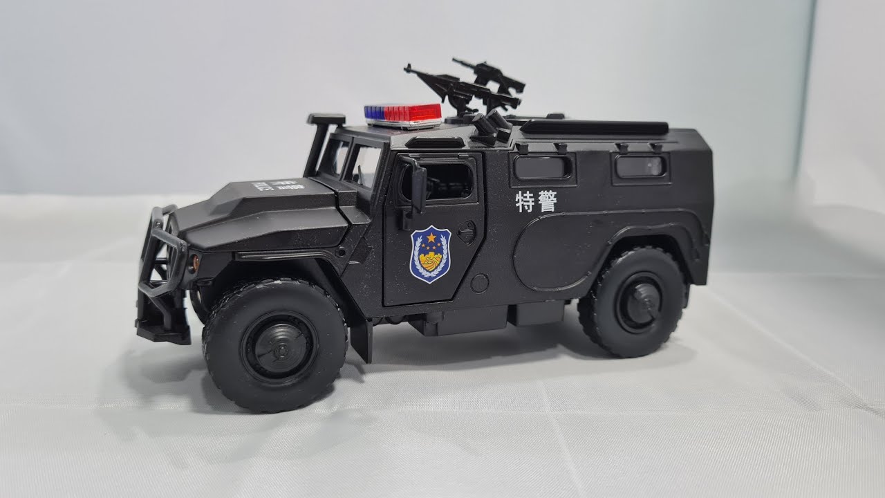 Diecast: GAZ Tiger (China 🇨🇳 Police) • 1:32 Scale