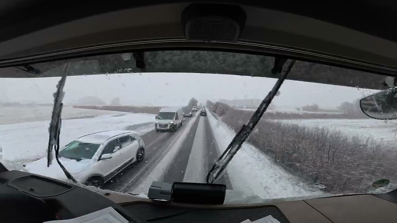 Prin ninsoare cu camionul in Germania. Darmstadt spre Aschaffenburg pe drumul national B26 Germania