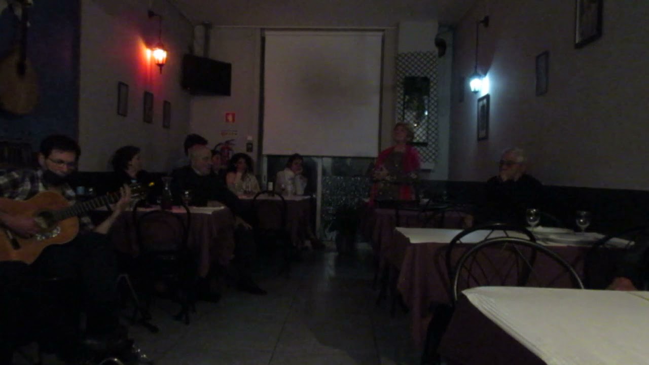 LUISA MARUJO FADO   , PRESENTE EM  RESTAURANTE GUITARRA COZINHA  REGIONAL , PORTO,