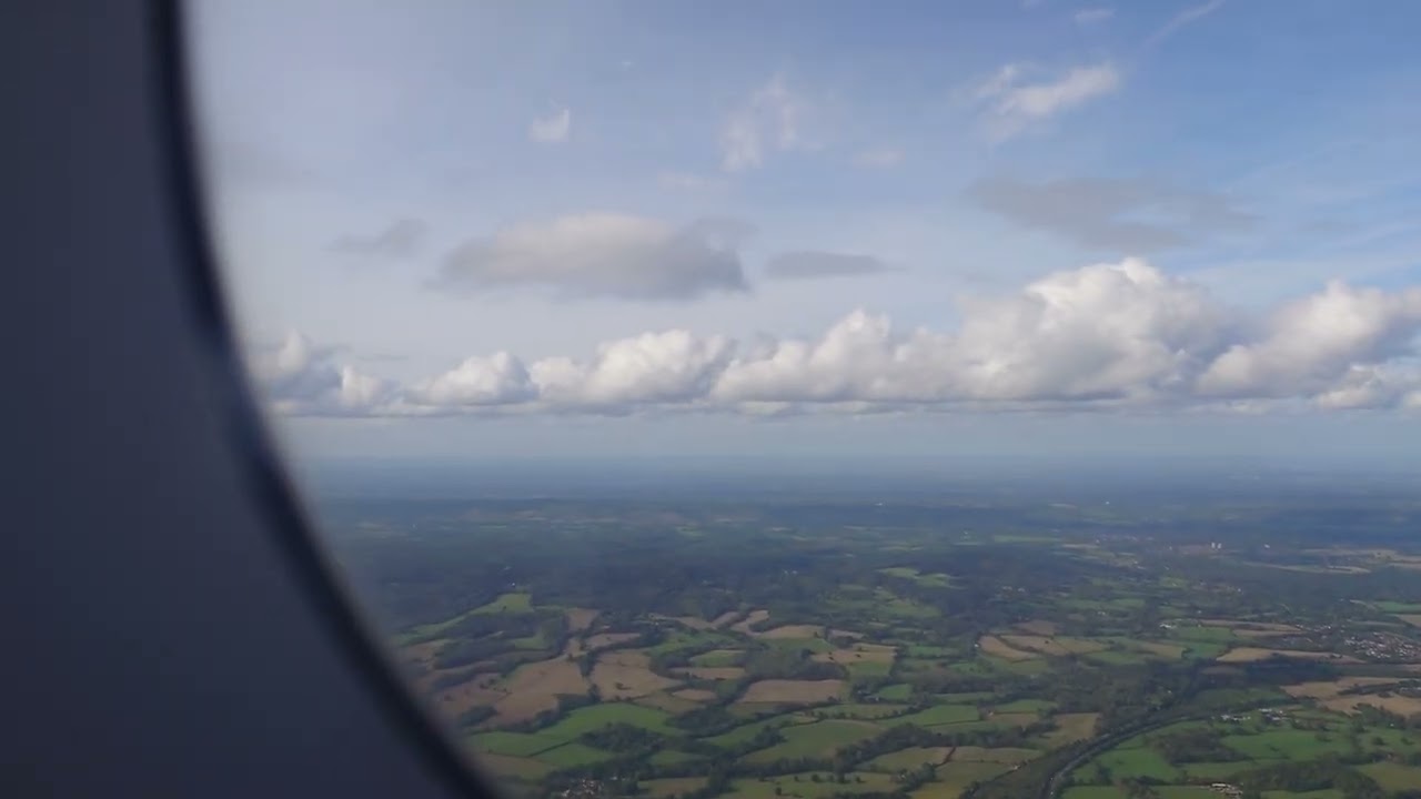 EZY8129 LGW To LPA. G-EJCF.