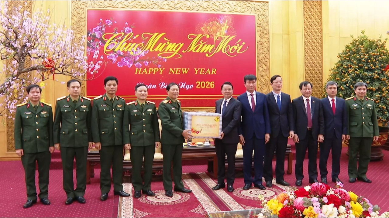 Đại tướng Nguyễn Tân Cương chúc Tết Tỉnh ủy, HĐND, UBND, UBMTTQ Việt Nam tỉnh