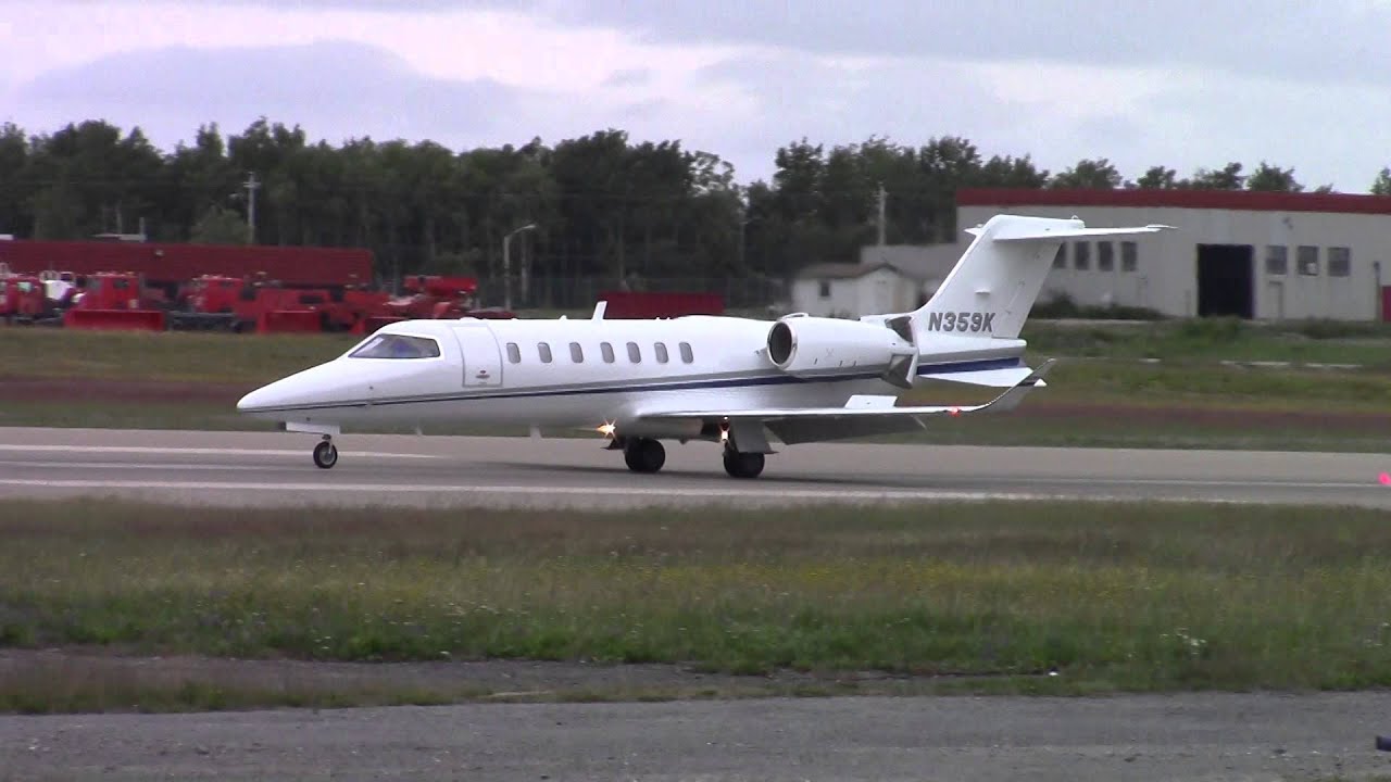 Learjet 70 - Landing