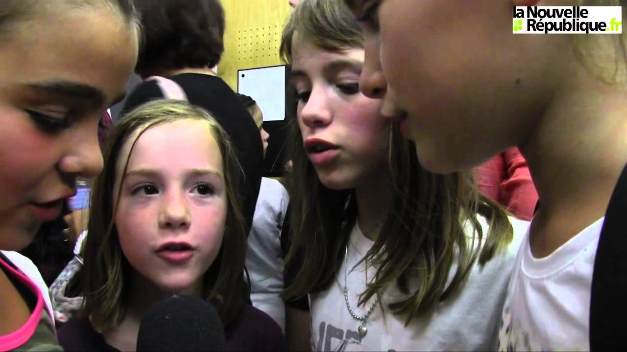 VIDEO. Tal enchante 3.000 fans en folie