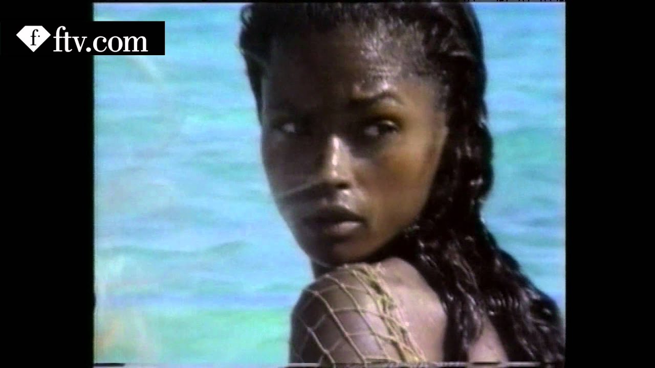 PIRELLI CALENDAR MAKING OF FEM RETRO