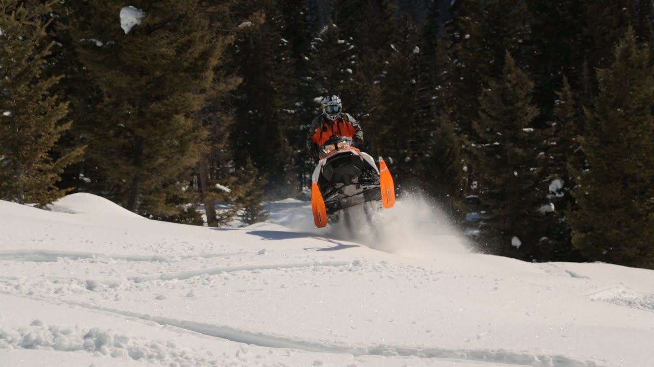 Обзор снегохода Ski-Doo REV Summit X 850 2017 года