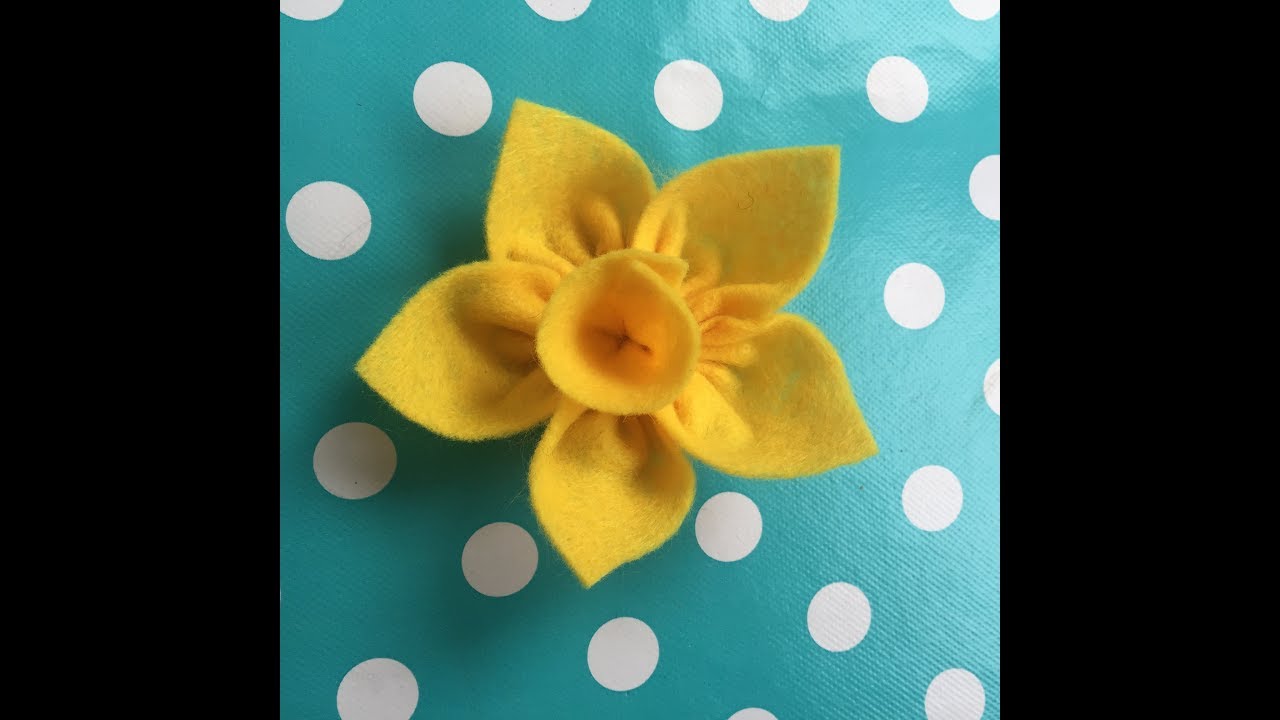 Fabric daffodil brooch