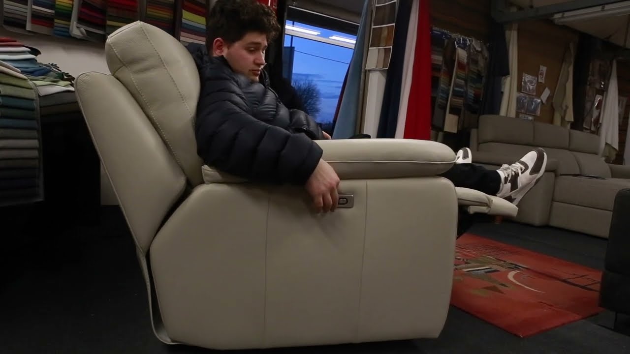 Divano Lapo – Il Relax Elettrico Made in Italy che Conquista l’Emilia Romagna!