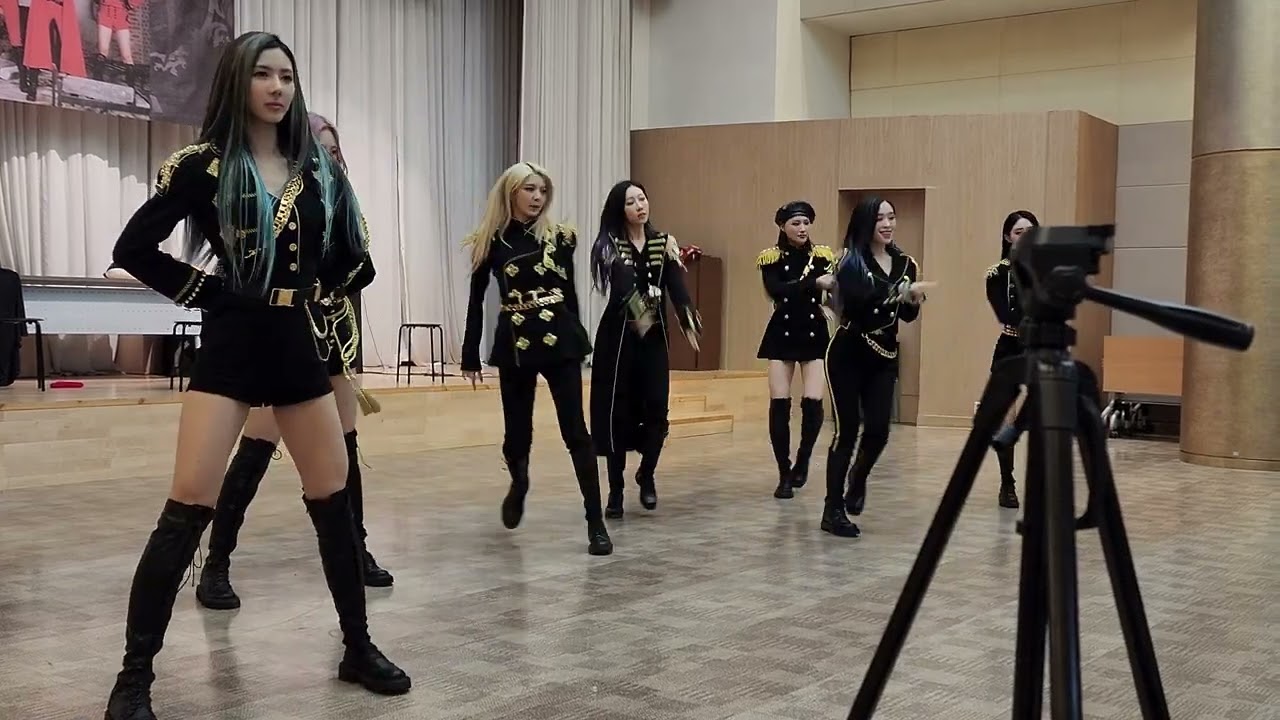 Dreamcatcher ( 드림캐쳐) - VISION | 221016 | Soundwave Fansign | [4k60fps FANCAM]