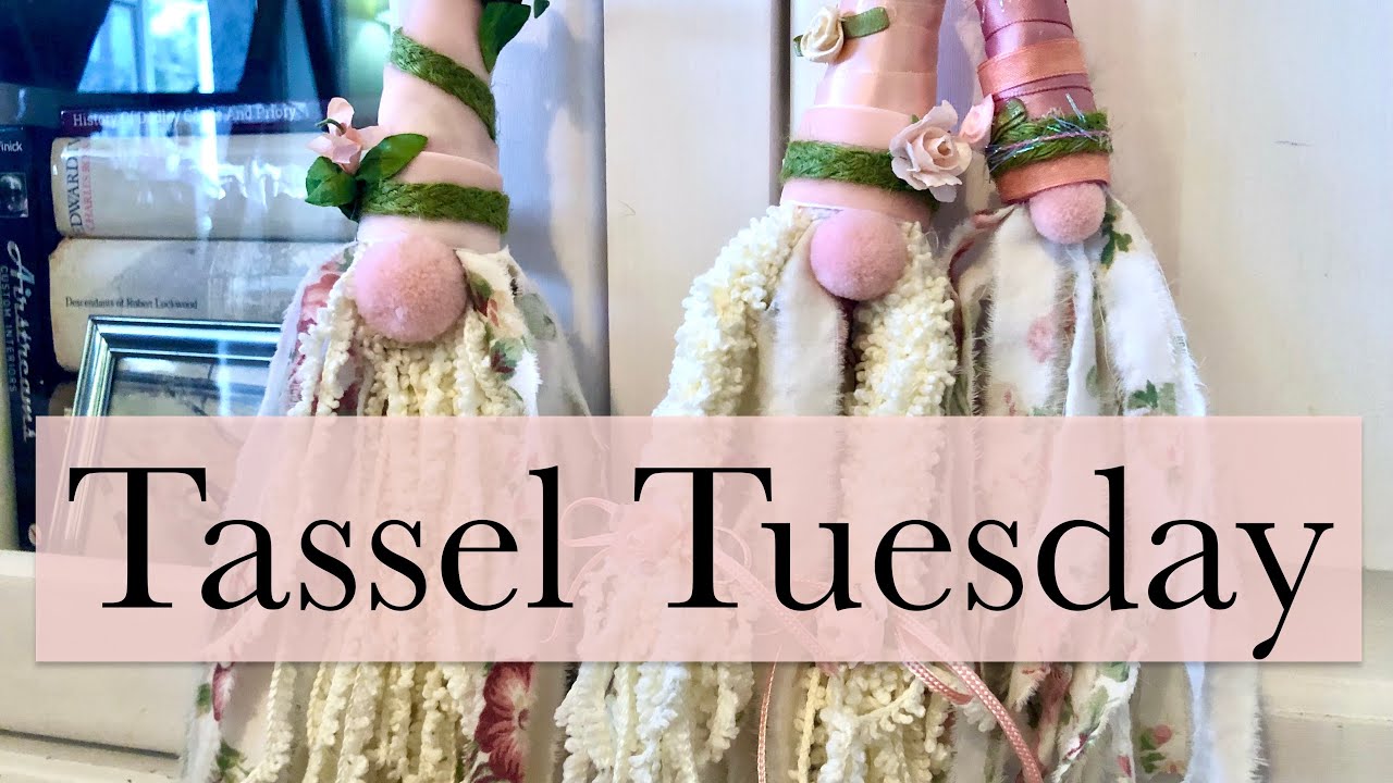 How to make a Shabby Chic Gnome Tassel - #tasseltuesday #gnometastictassel - Tassel Tutorial