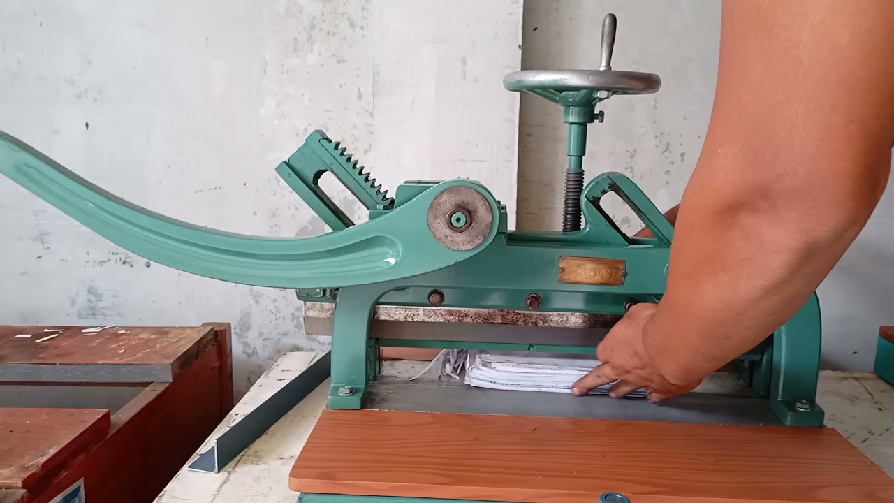 mesin potong kertas master