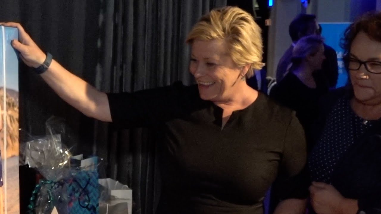 Regjeringen med en annerledes gave til Siv Jensen